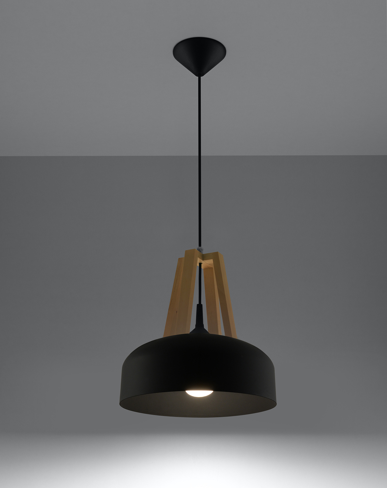 Lampa wisząca CASCO czarna/naturalne drewno + 1x Żarówka LED E27 3000K Ciepła 7,5W 620lm